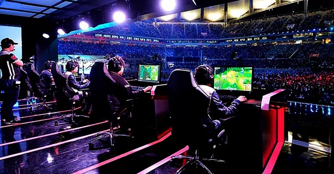 在拉锯战中 在拉锯战中